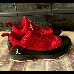 Like New - Air Jordans size 6Y (youth) - Red and Black